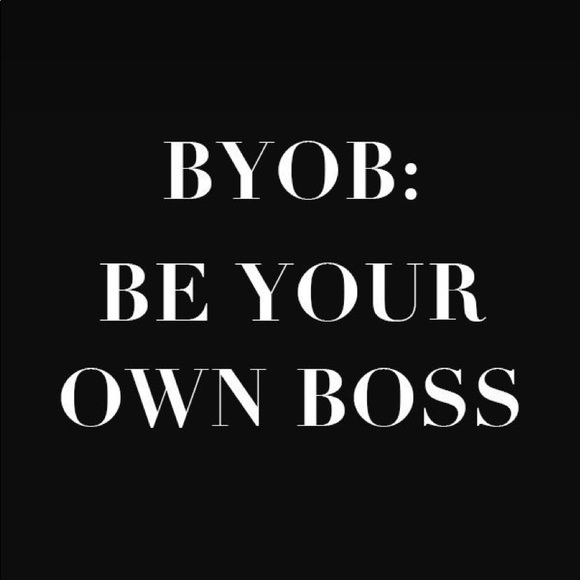 #6WHO’S THE BOSS - Picture 2 of 16